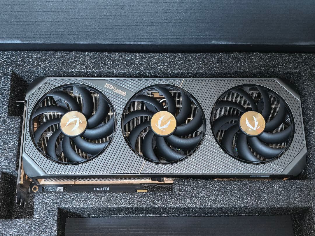 ZOTAC RTX 5090 美品 32GB GDDR7