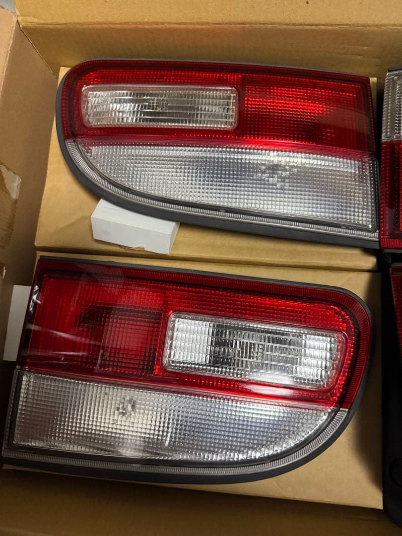 デリカスペースギア　社外テールランプ