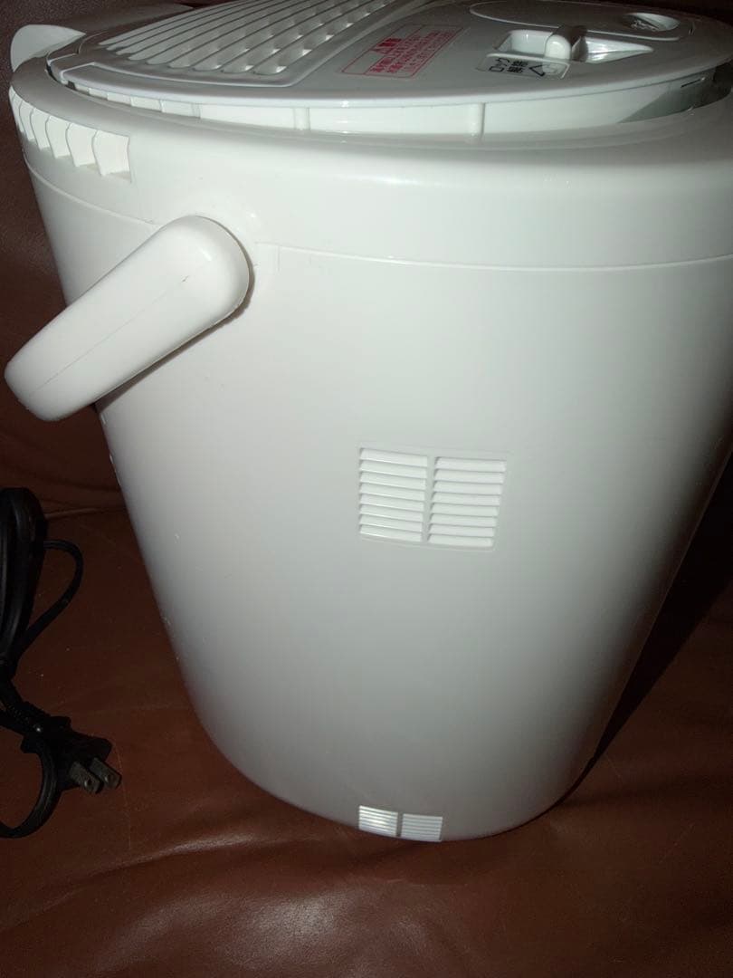 この型番では最安値　象印 加湿器 EE-RR50型フィルター不要 22年製