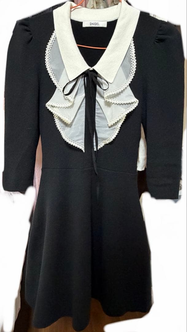 snidel スナ ラッフルミニワンピ 黒