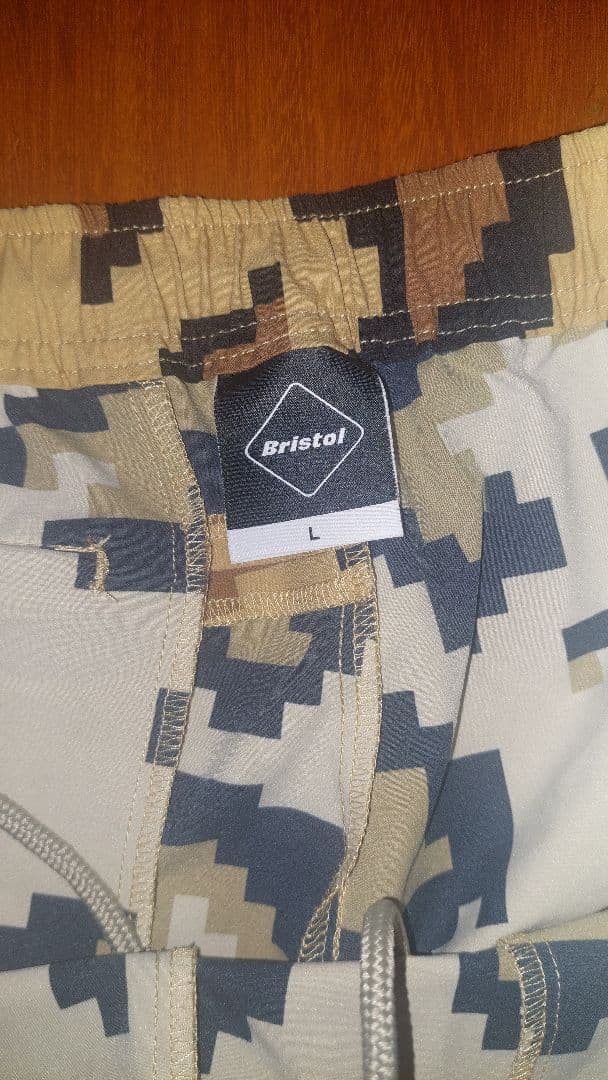 F.C.Real Bristol デジタルレオパード柄 ショートパンツ