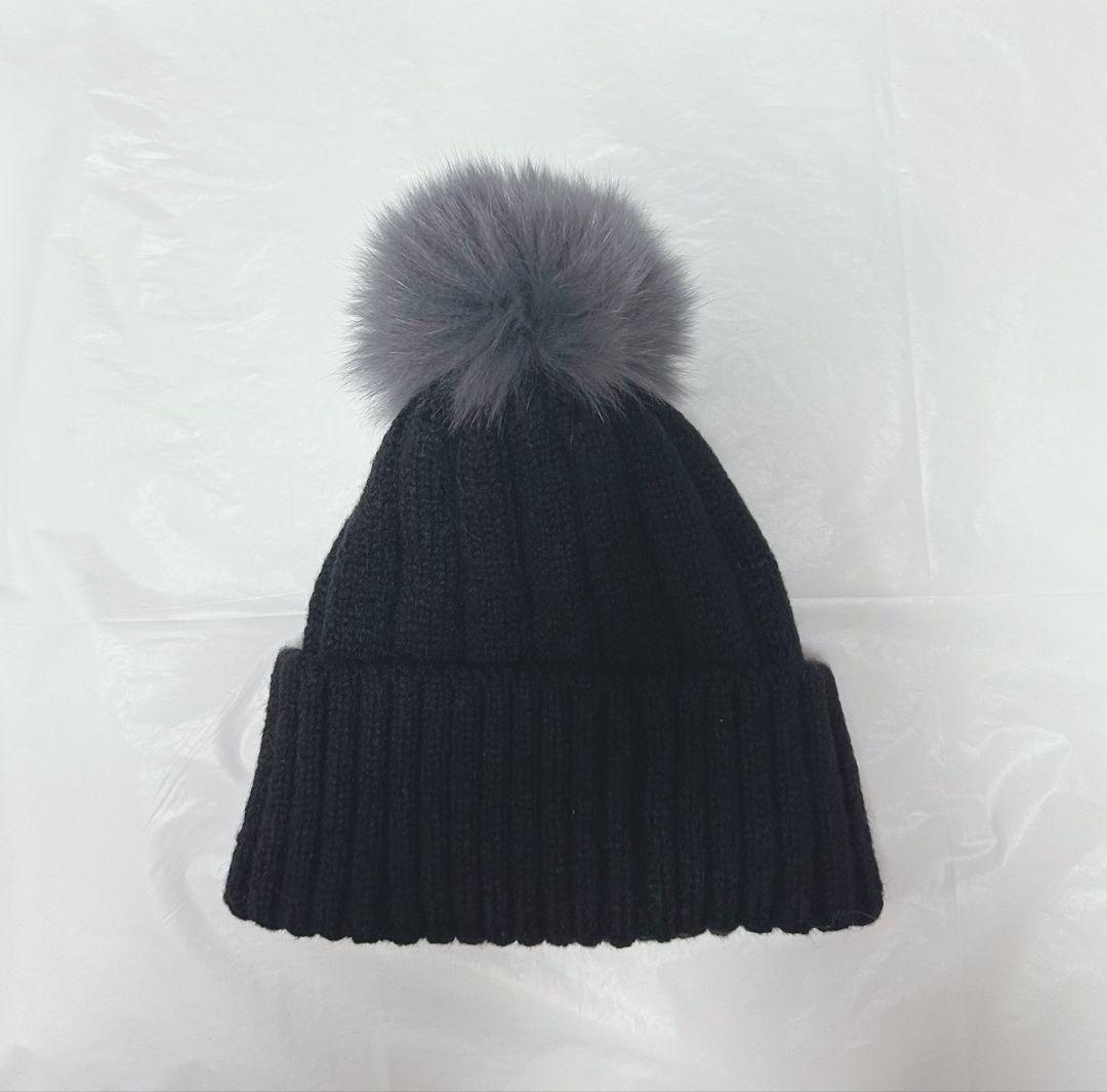 CHANEL 黒 ニット帽 ファー付きポンポン