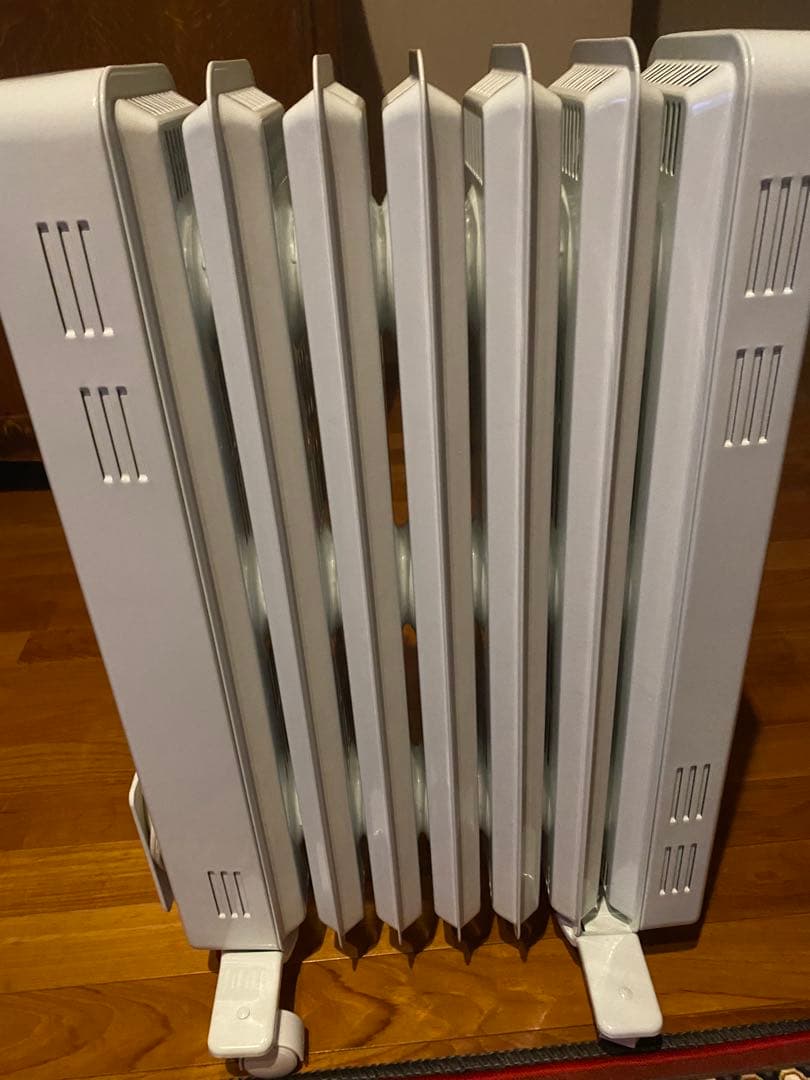 Dimplexオイルヒーター スリムデザイン ホワイト Ｂ05