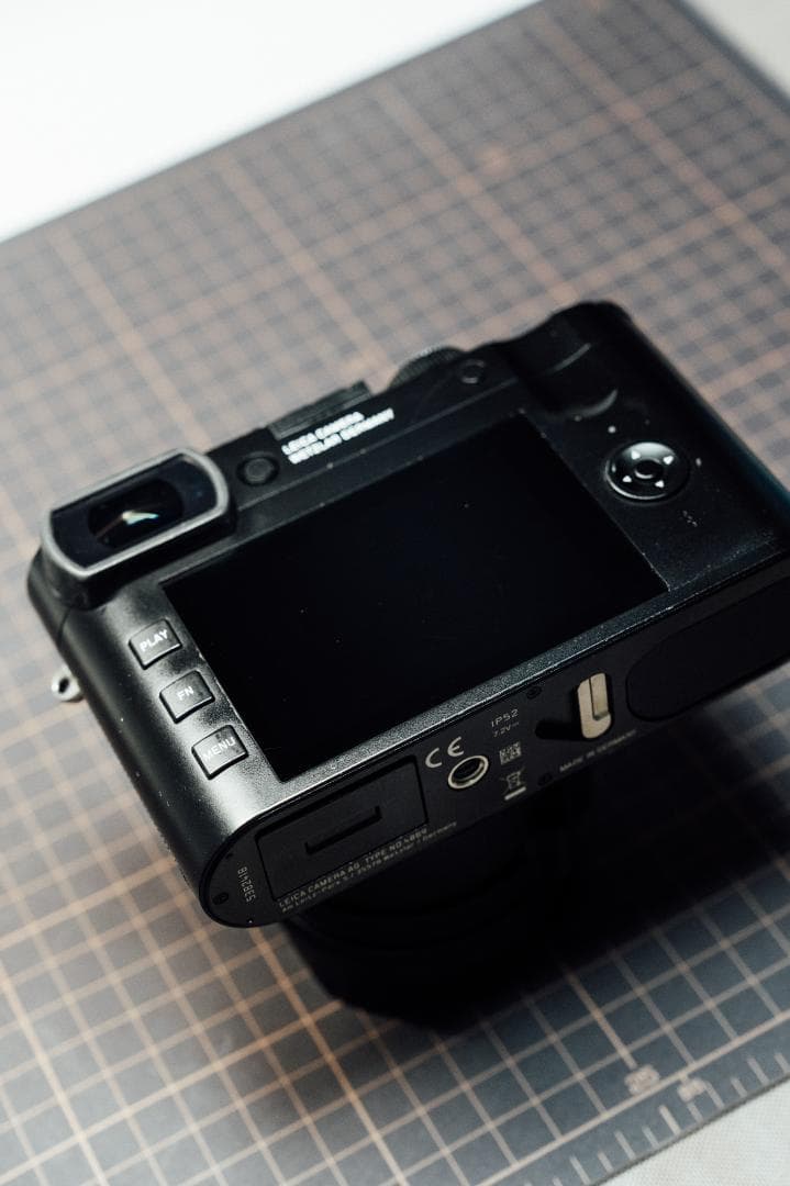 【早い者勝ち/値段交渉可/作例あり】LEICA Q2 + ハーフレザーカバー