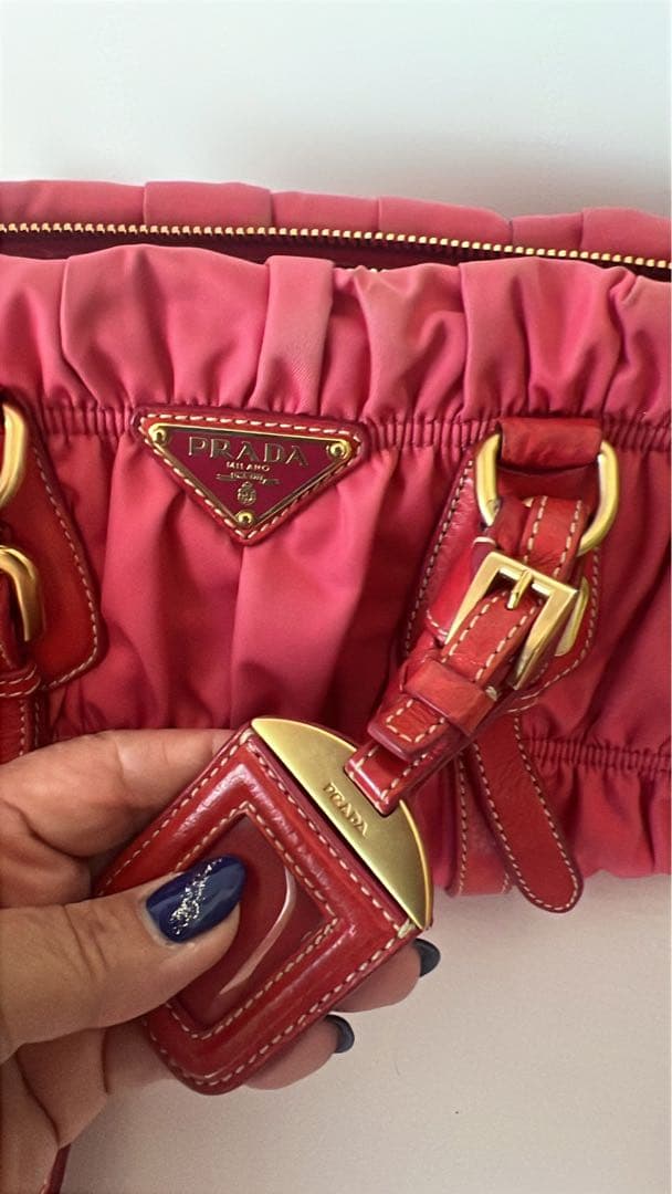 ぱ*イ様 プラダバッグ