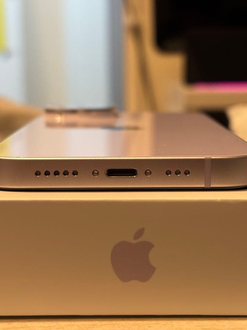 【極美品】Apple iPhone 14 256GB SIMロックなし パープル