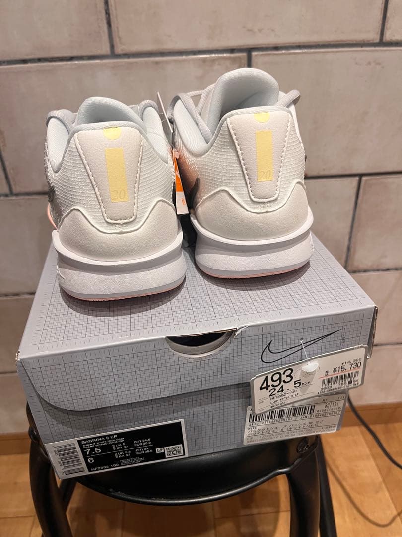 NIKE Sabrina 3 バスケットシューズ 24.5cm