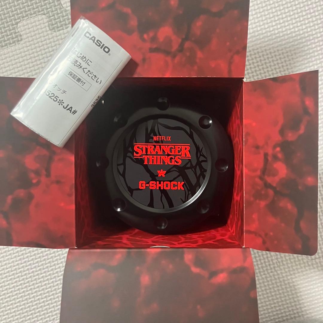 時計 CASIO x STRANGER THINGS DW-5600STT-1JR