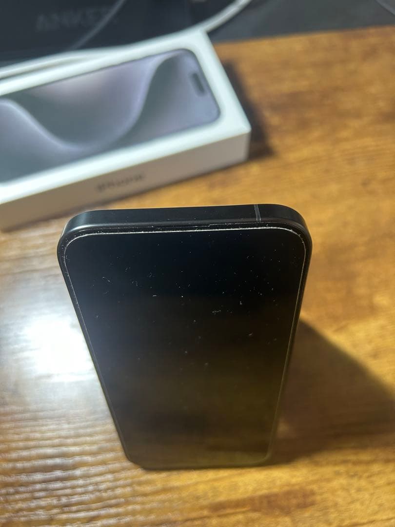 Apple iPhone 15 Pro 本体