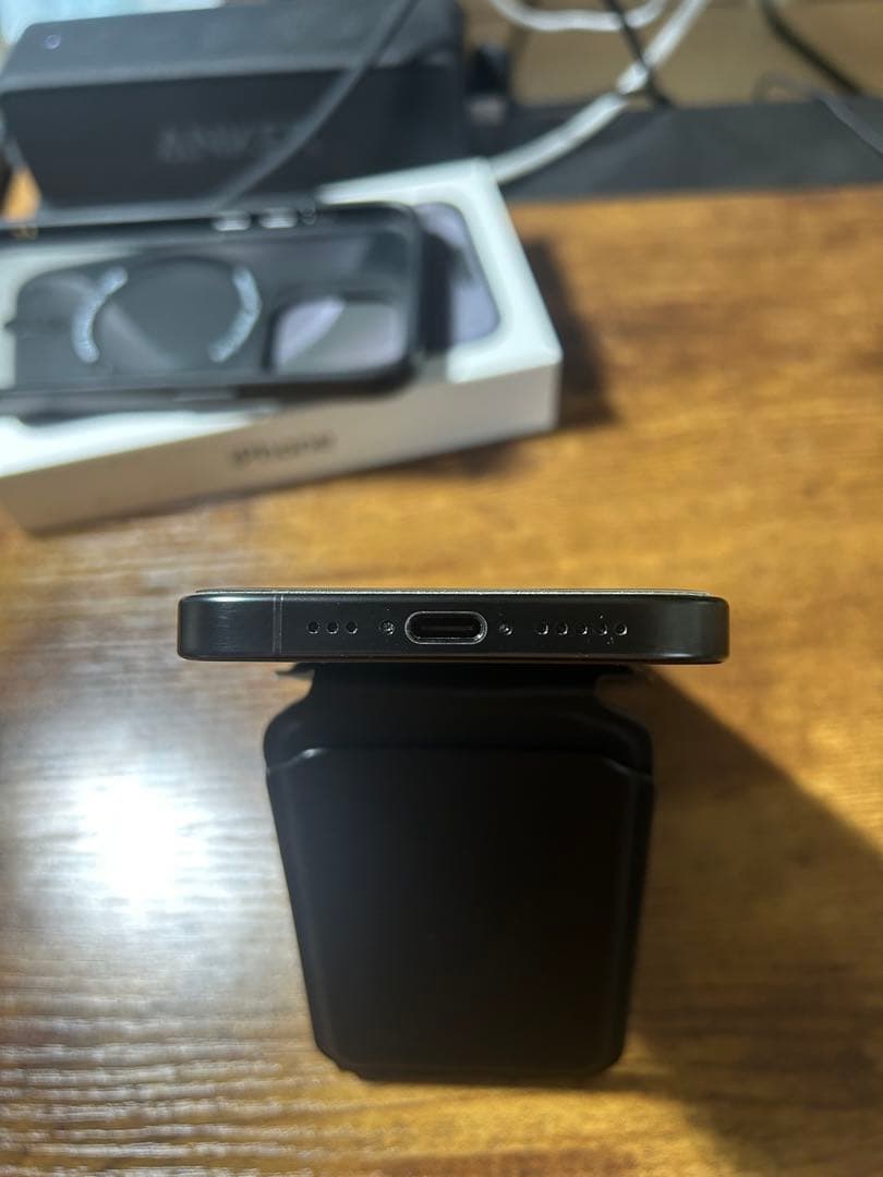 Apple iPhone 15 Pro 本体