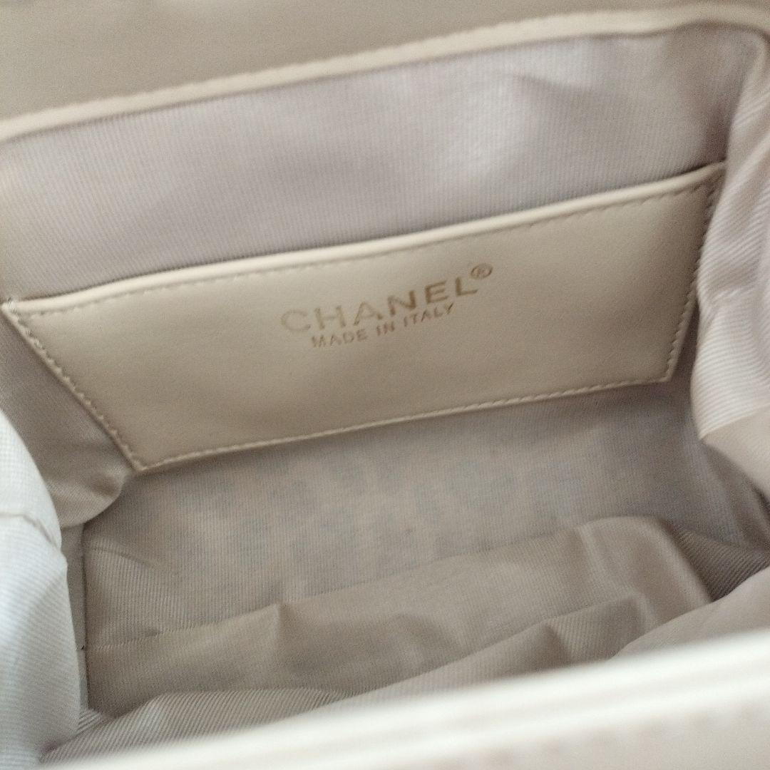 CHANEL 　キルティングミニバッグ