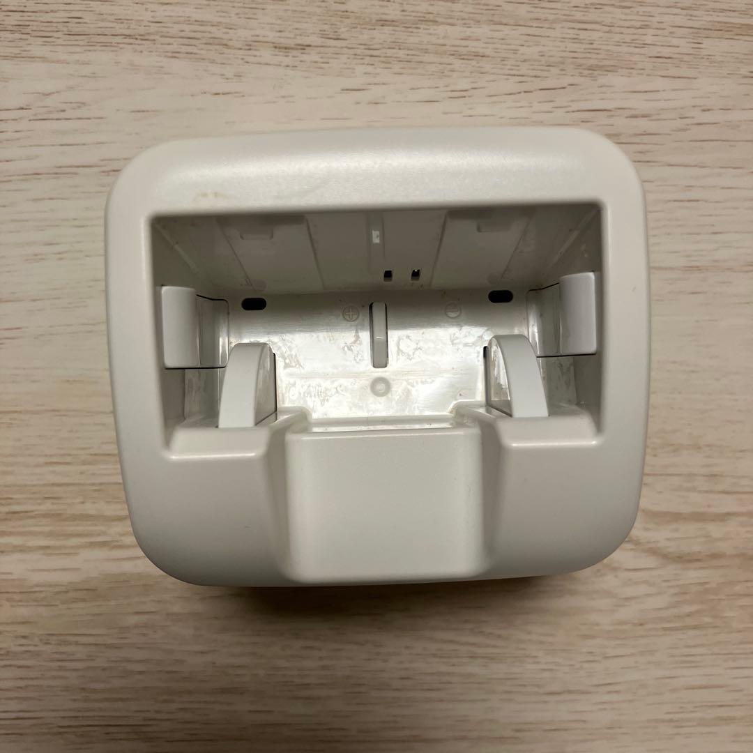 ☆美品☆ドコモらくらくホン F-01M ホワイト（充電器付き）