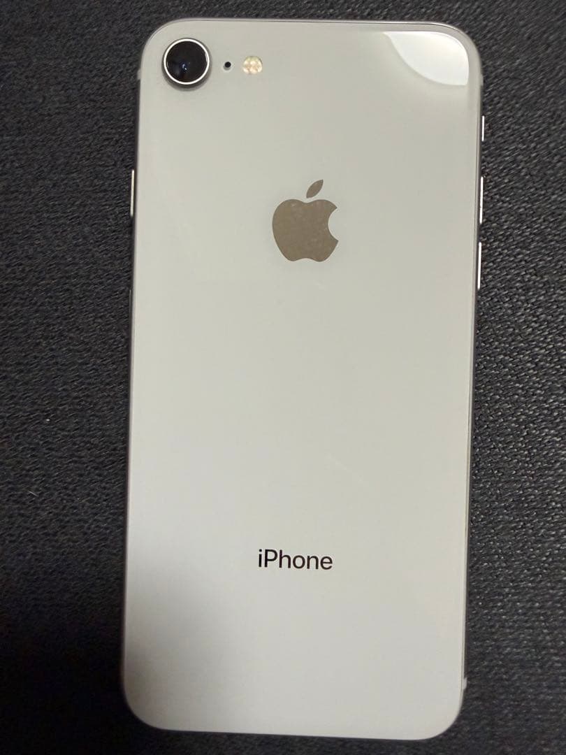 Apple iPhone 8 シルバー SIMロックなし