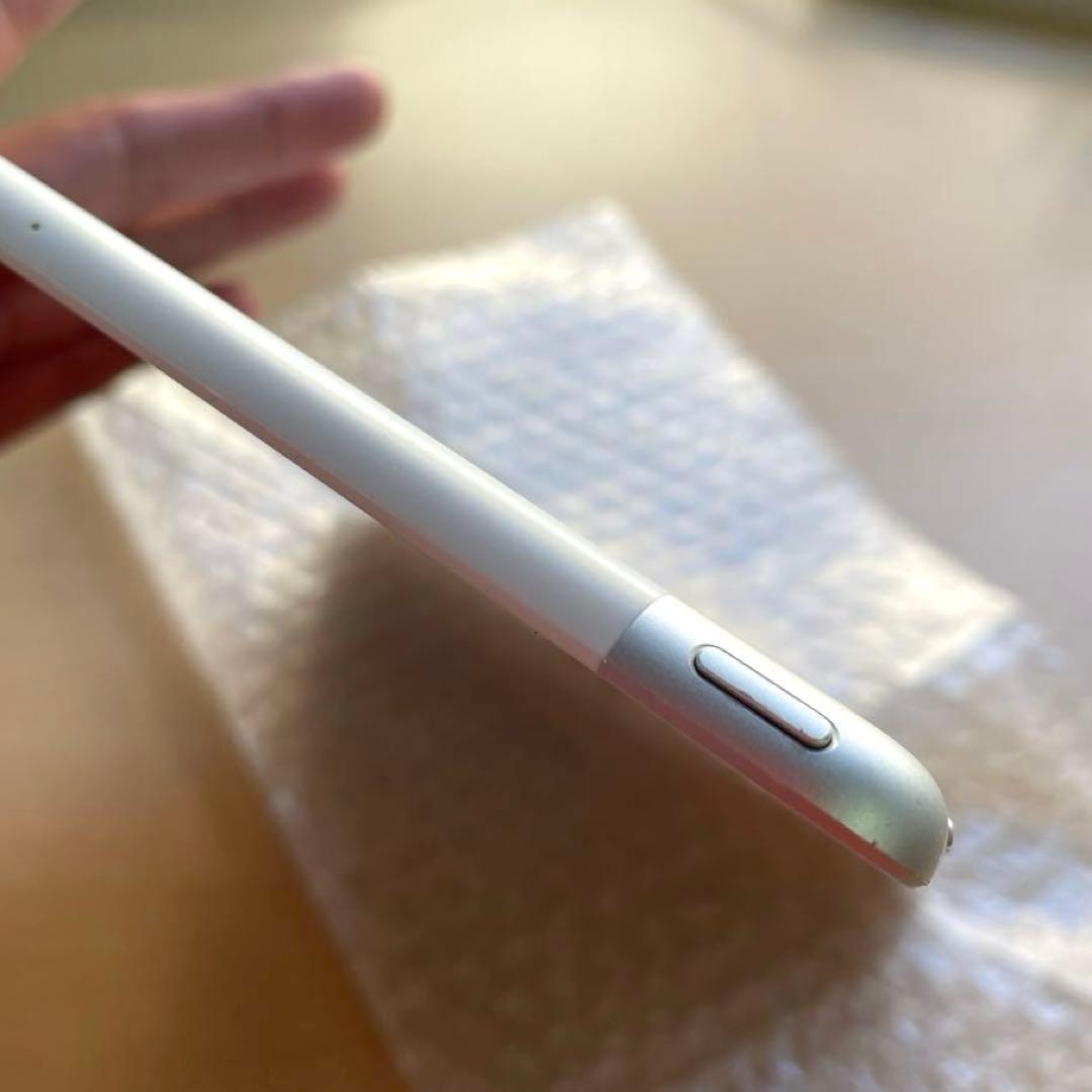 iPad 第5世代　A1823 Cellular シルバー　32GB 美品