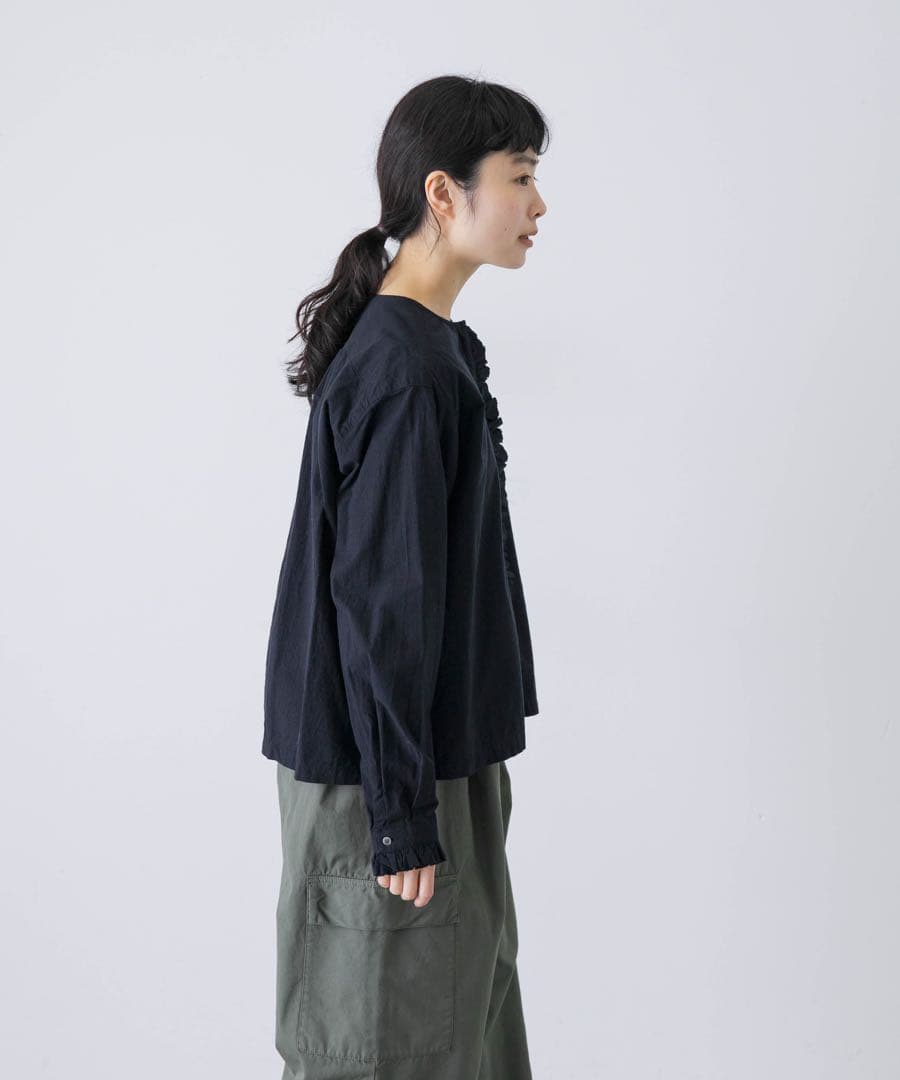 【新品・タグ付き】かぐれ　コットンシルクフリルブラウス　BLACK