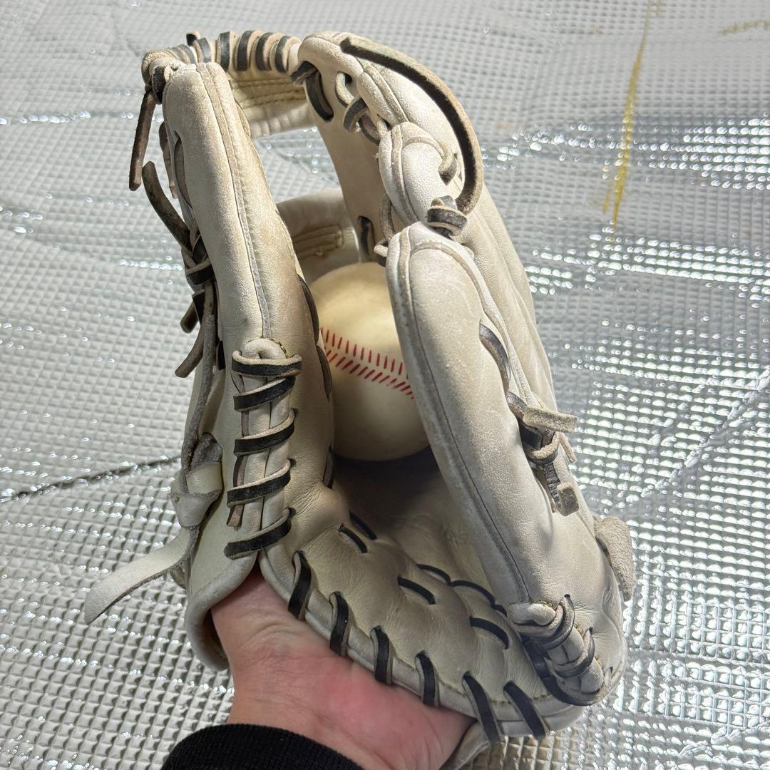 金*様 ディークエスト 硬式グローブ 右投げ用　ホワイト　内野手用　Hウェブ　日