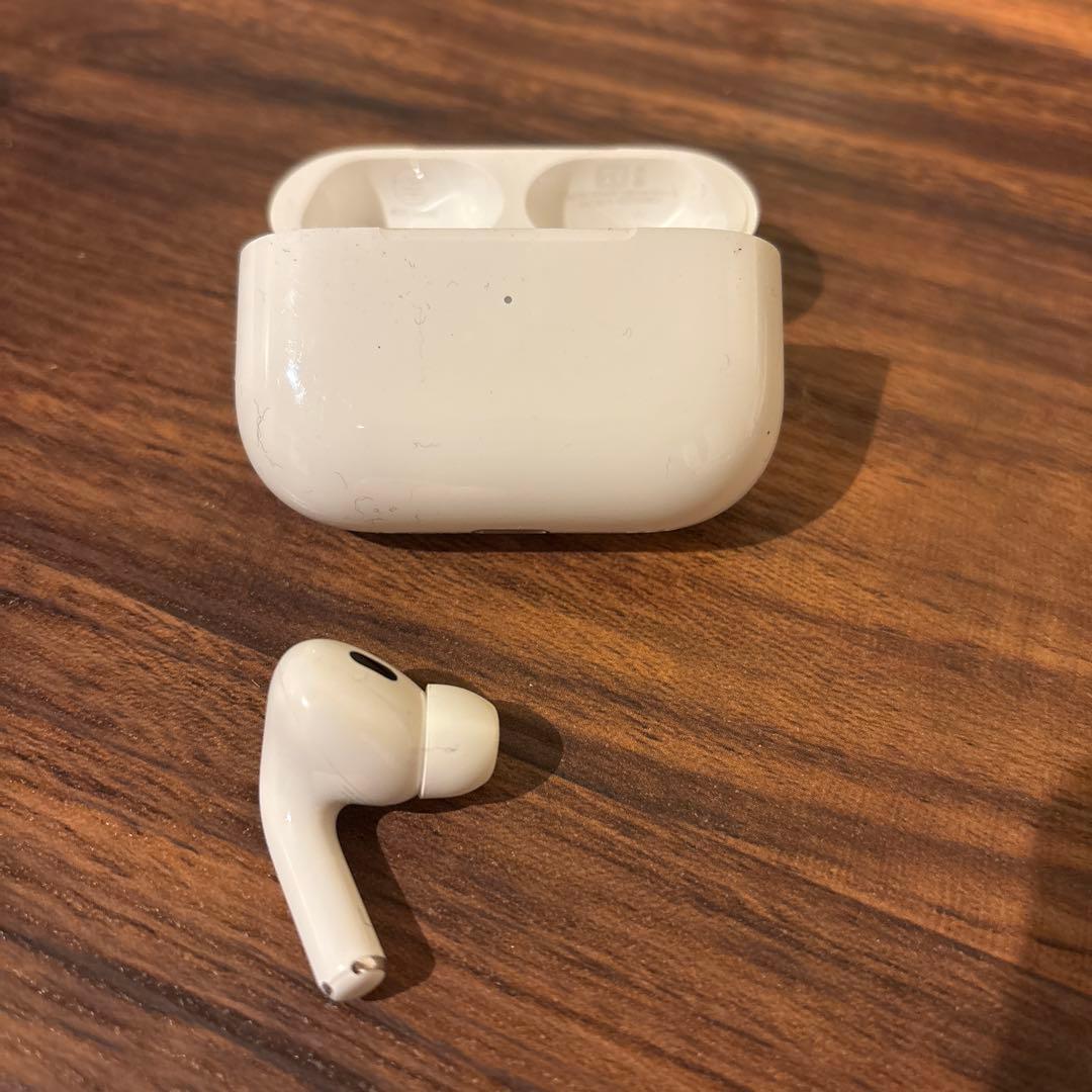 AirPods Pro本体 ホワイト 右耳イヤホン付き