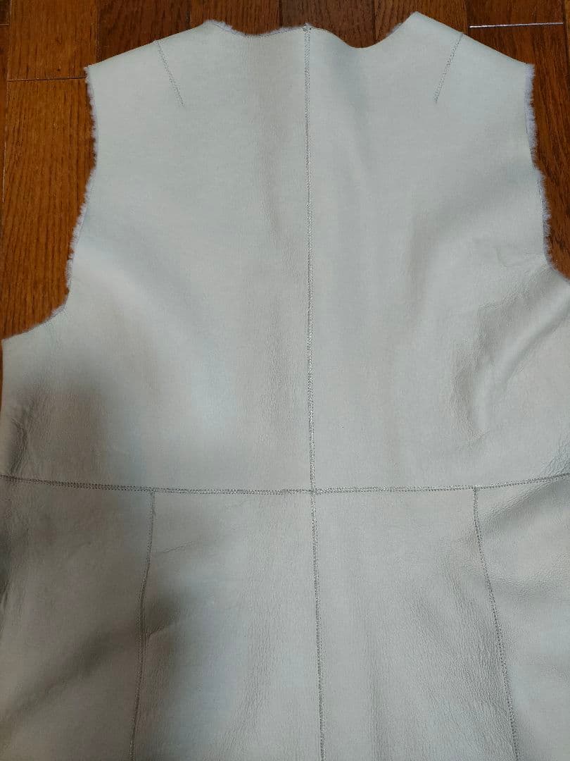 Traduireトラデュイール　羊革ムートンベスト　リバーシブルムートンジレ