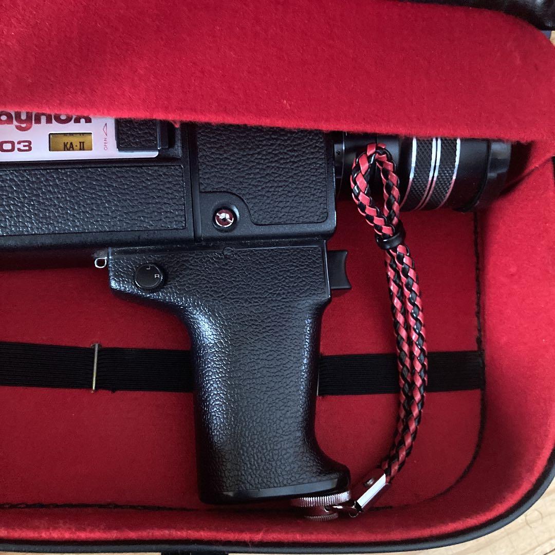 古い映写機とカメラ　reynox