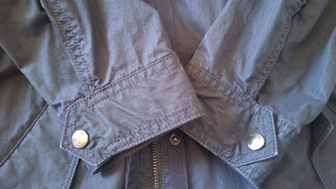 タトラス春コートサイズ3　インナーダウンベスト付き