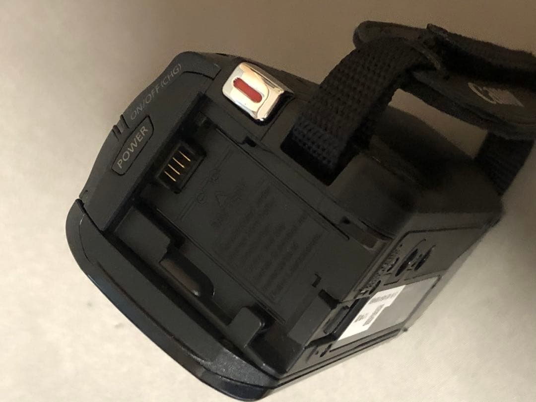 ビデオカメラ　キャノン　HF R32