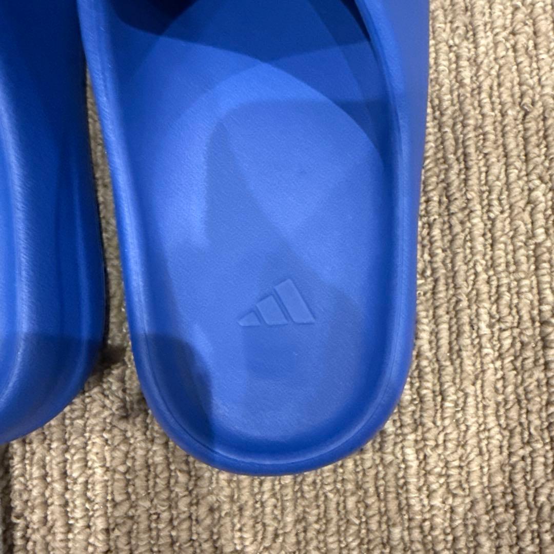 yeezy slide adidas サンダル青 イージースライド