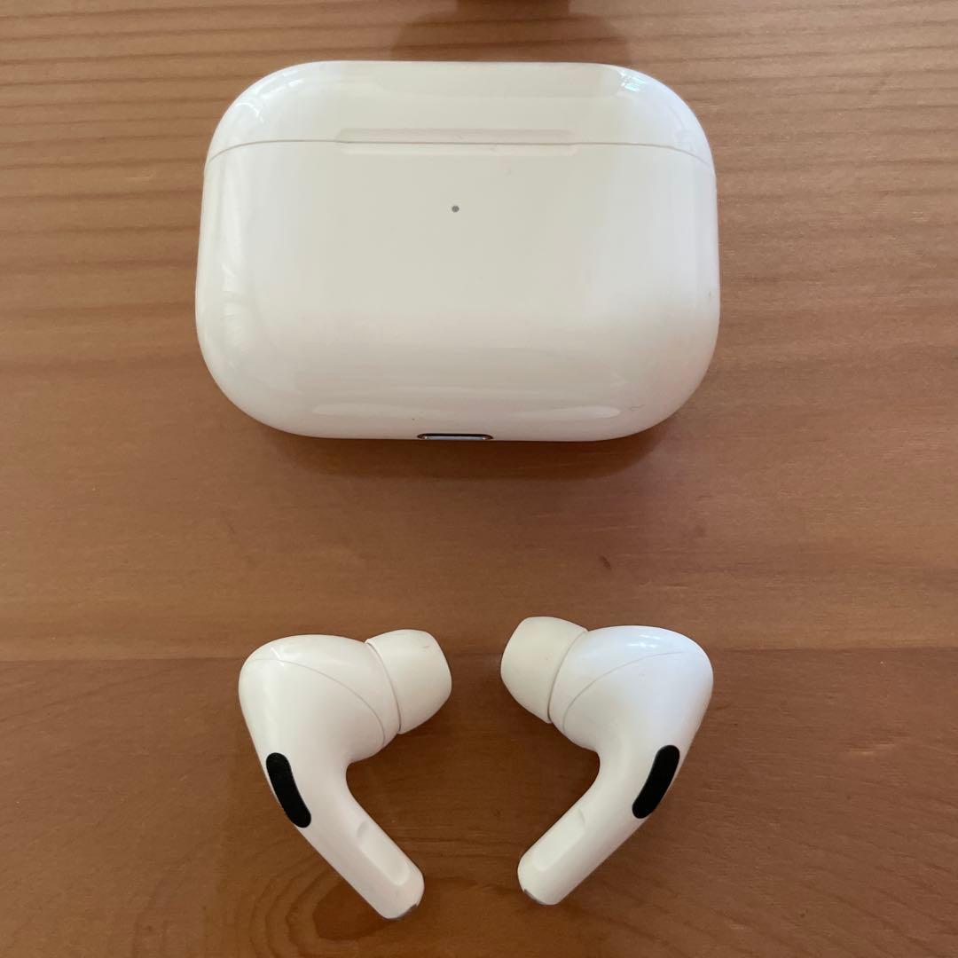 AirPods Pro 本体 充電ケース付き　Apple公式購入