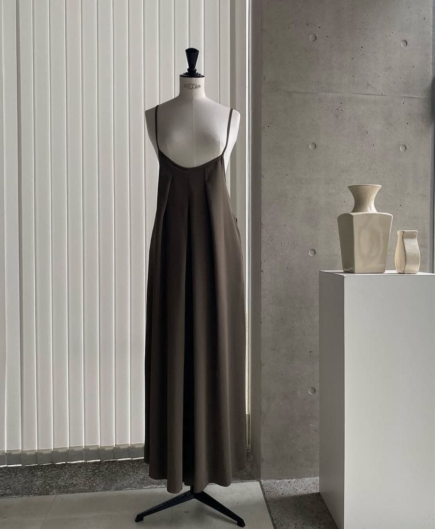 メゾンドアール　maison de r ダブルクロスオールインワン　新品　カーキ