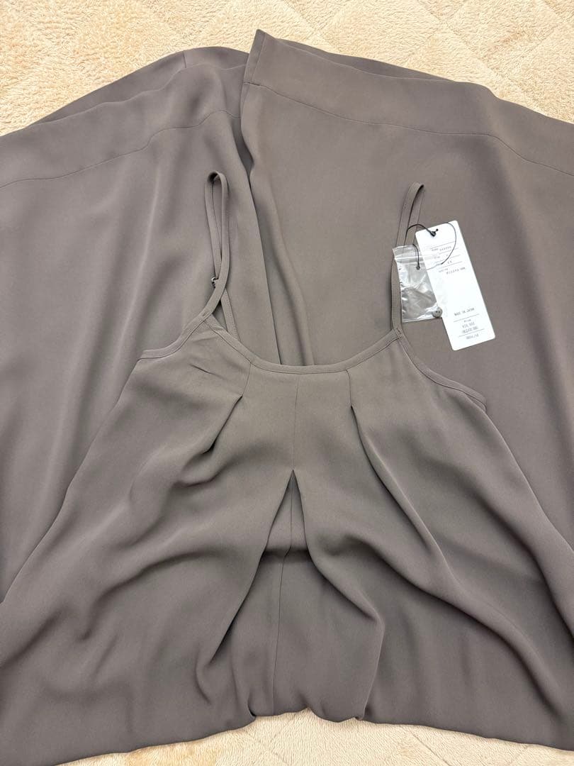 メゾンドアール　maison de r ダブルクロスオールインワン　新品　カーキ