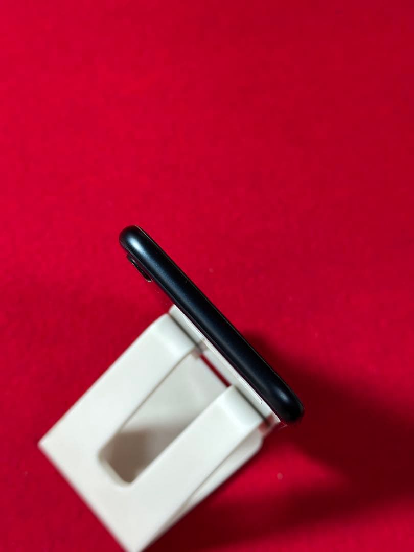 【8613】iPhone SE3第3世代ミッドナイト 64GB simフリー