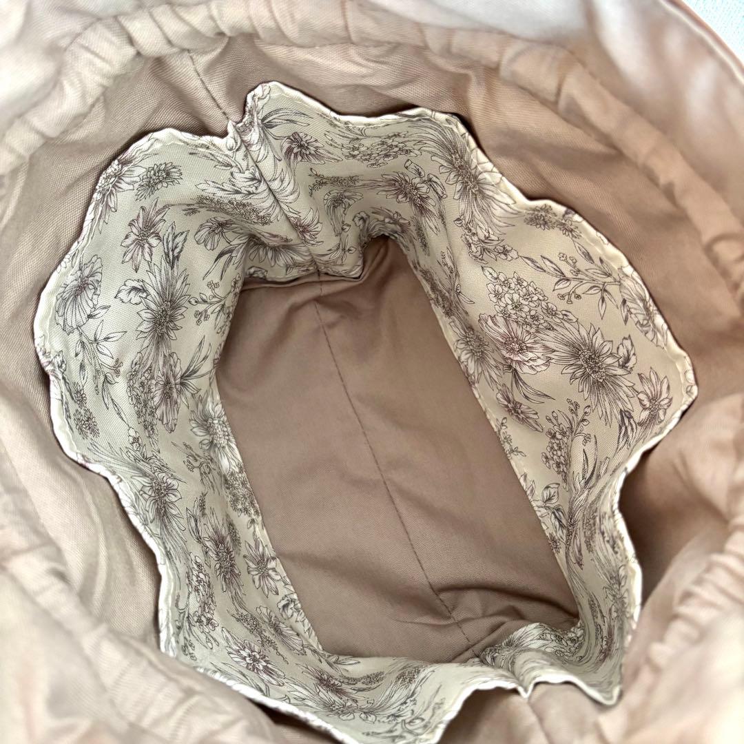 【えり】ダブルフリル巾着ショルダーバッグ　帆布　ココア×エレガントフラワー