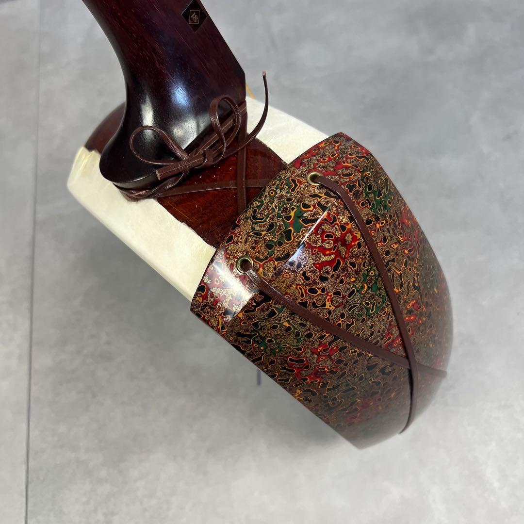 メンテナンス済み　津軽三味線　紅木　糸巻　ニ本溝　正寸　津軽塗胴掛け　べっ甲バチ