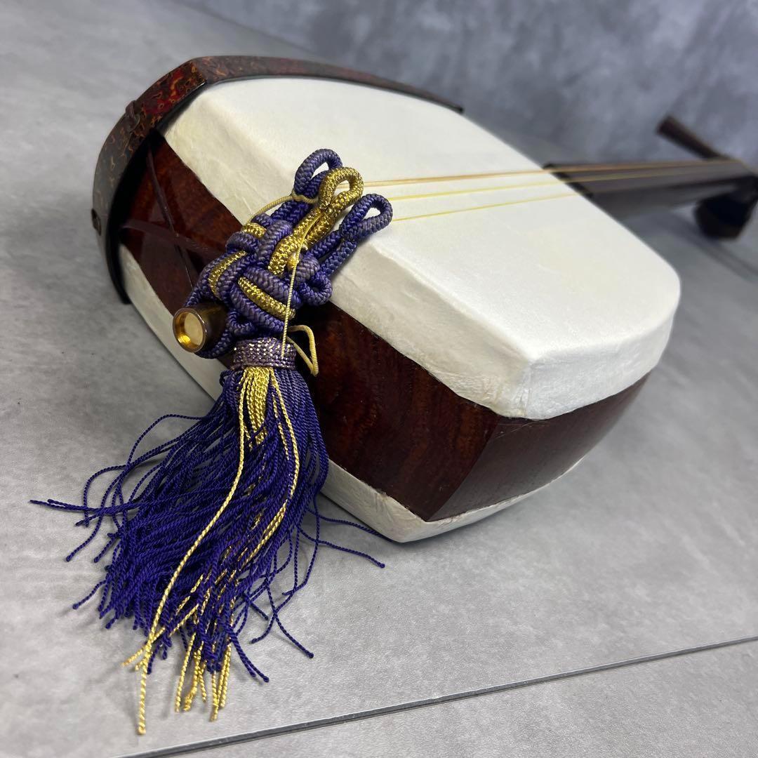 メンテナンス済み　津軽三味線　紅木　糸巻　ニ本溝　正寸　津軽塗胴掛け　べっ甲バチ