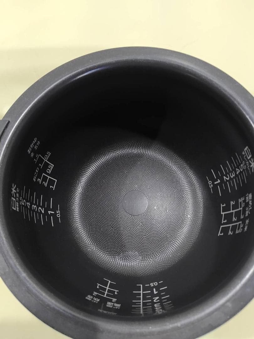 【2022年製】炊飯器 タイガー　JPI-G100