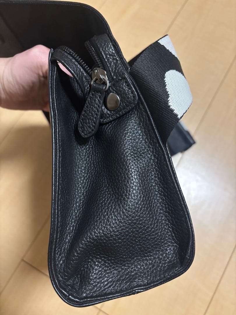 イアパピヨネ ワイドテープショルダーバッグ ボディバッグ