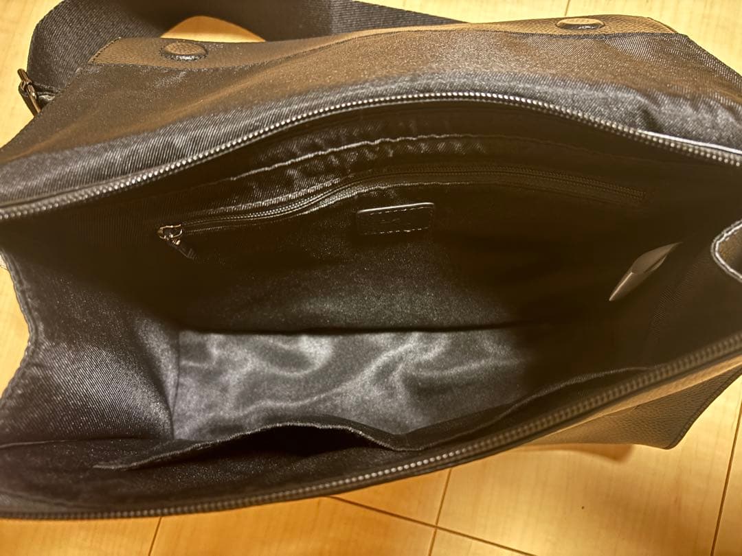 イアパピヨネ ワイドテープショルダーバッグ ボディバッグ