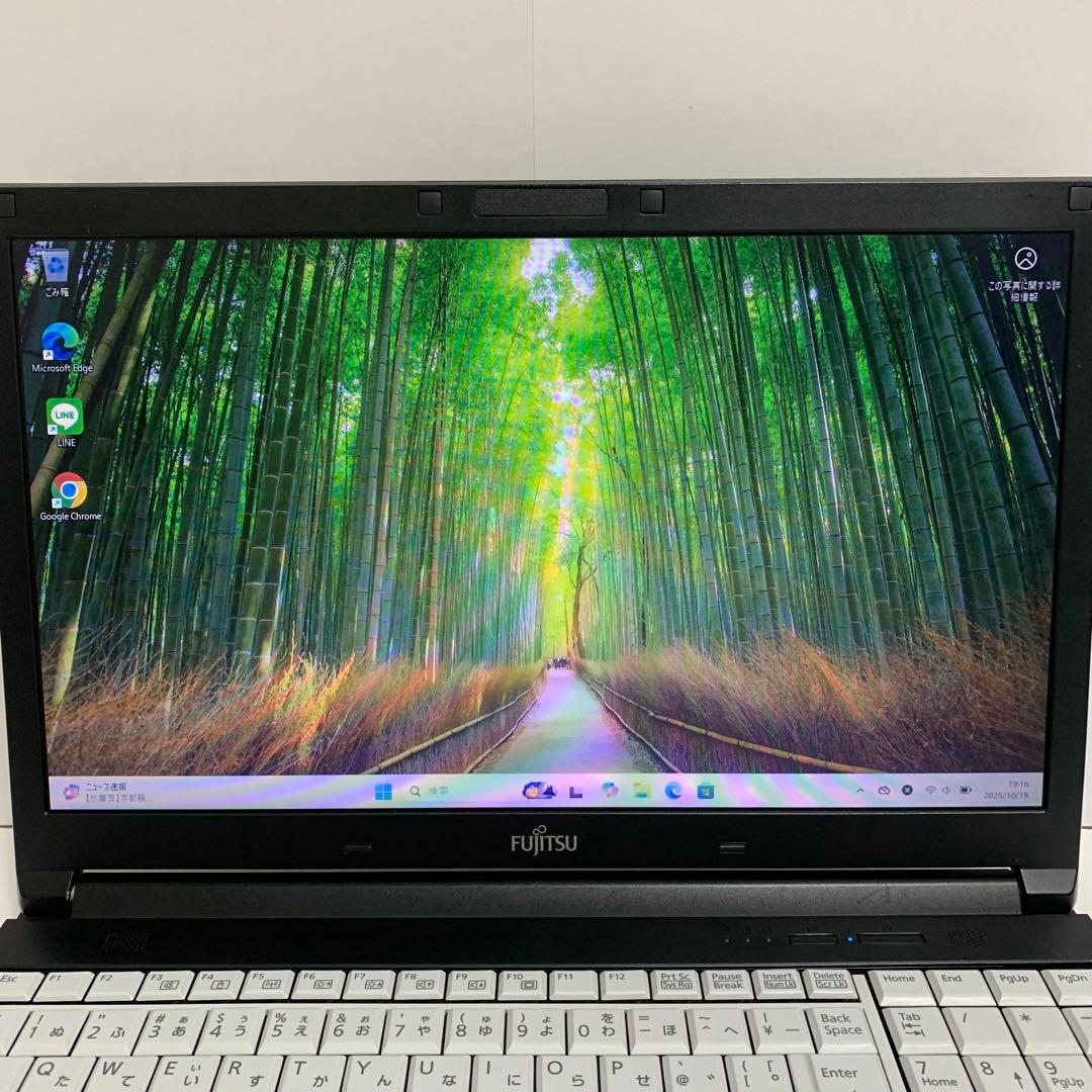 【Office付】富士通15型ノートPC　Win11/SSD/テンキー/DVD