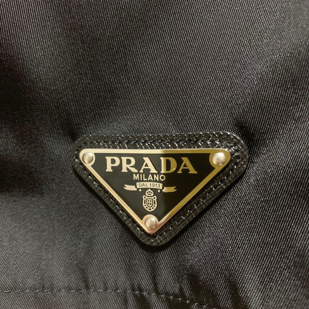 未着用品 PRADA 23年製 ショートパンツ 三角ロゴ トライアングルロゴ
