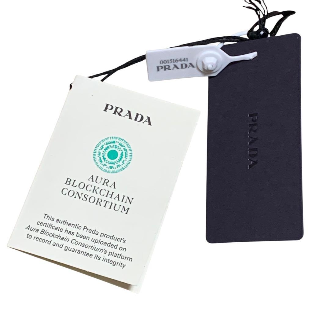 未着用品 PRADA 23年製 ショートパンツ 三角ロゴ トライアングルロゴ