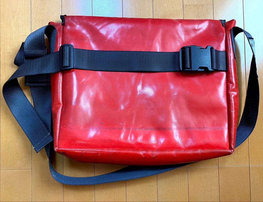 FREITAG ショルダーバッグ 赤　フライターグ