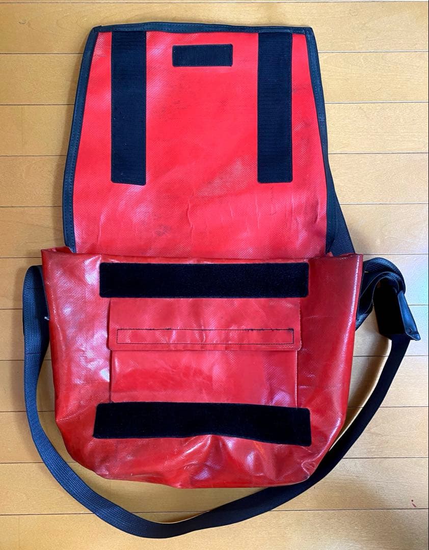 FREITAG ショルダーバッグ 赤　フライターグ