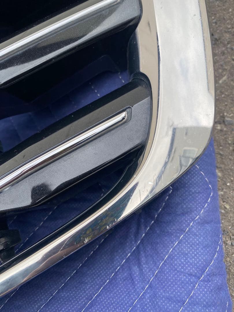 ランドクルーザー200フロントグリル