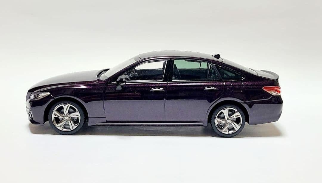 トヨタ 220系クラウン RSアドバンス 夜霞(ヨガスミ) カラーサンプル