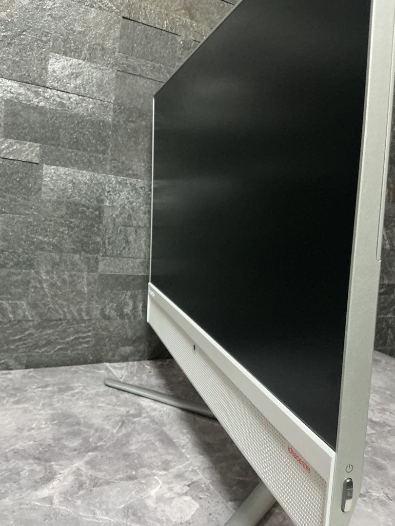 LENOVO 一体型パソコン 第７世代 新品SSD フルハイビジョン液晶