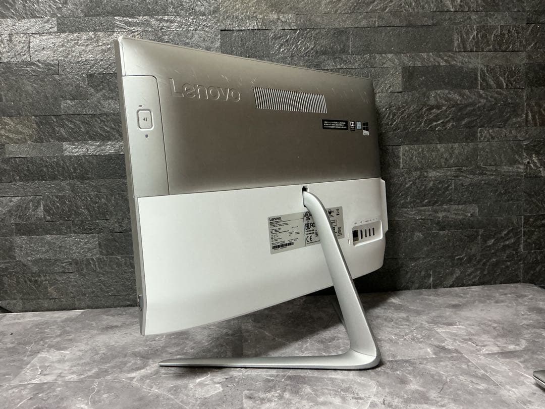 LENOVO 一体型パソコン 第７世代 新品SSD フルハイビジョン液晶