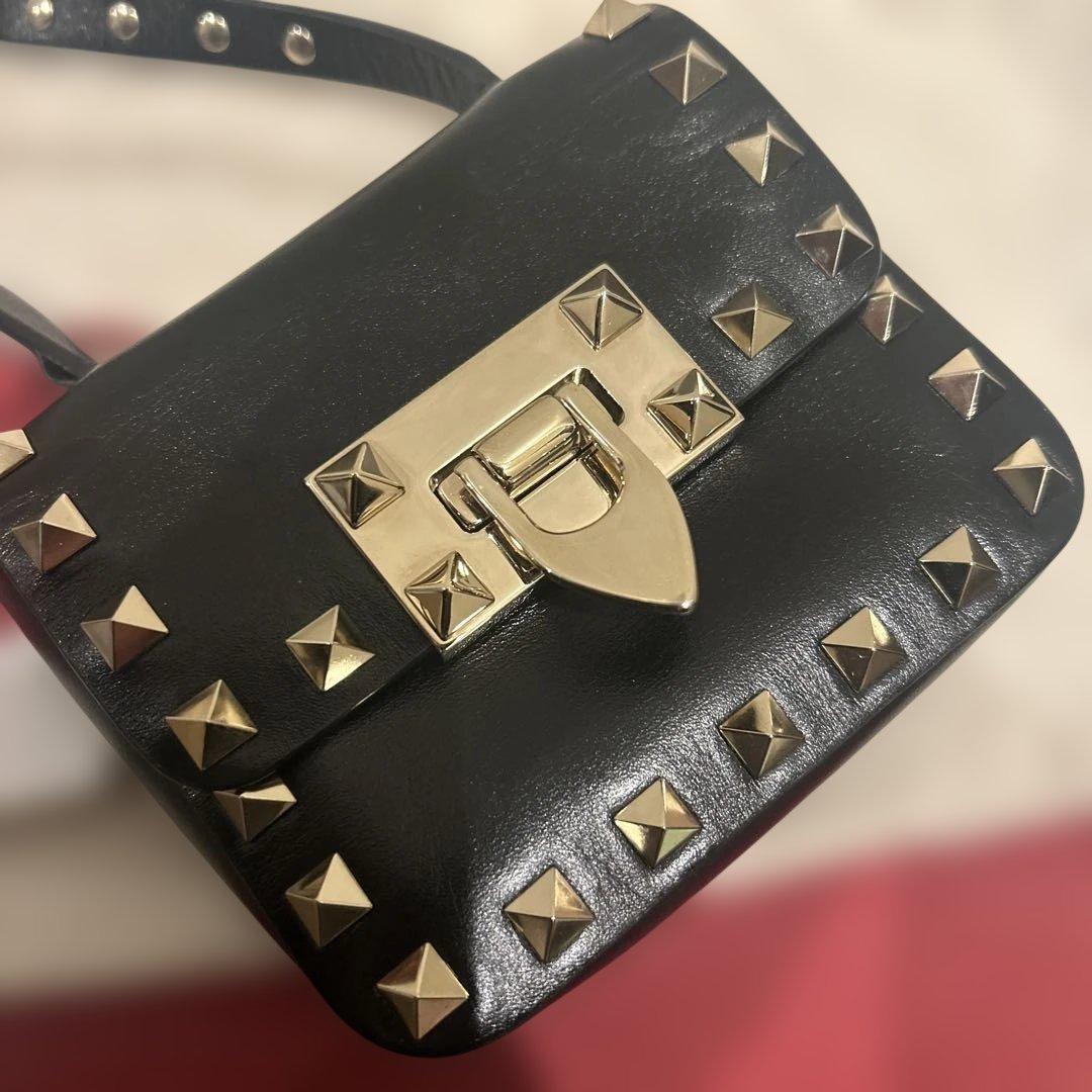 VALENTINOスタッズショルダーバック