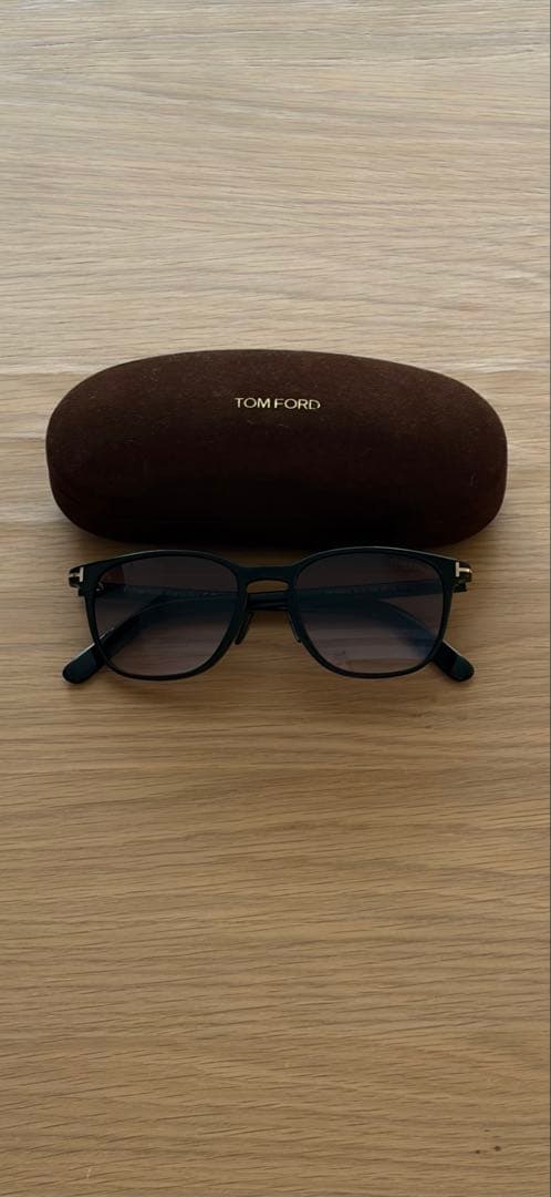 トムフォード サングラス FT1048-D/S 01B 52 TOM FORD