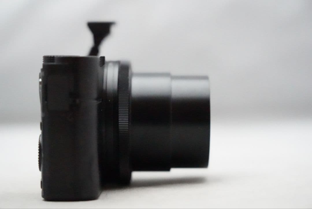 ☆初代モデル☆ ソニー サイバーショット DSC-RX100 大人気コンデジ