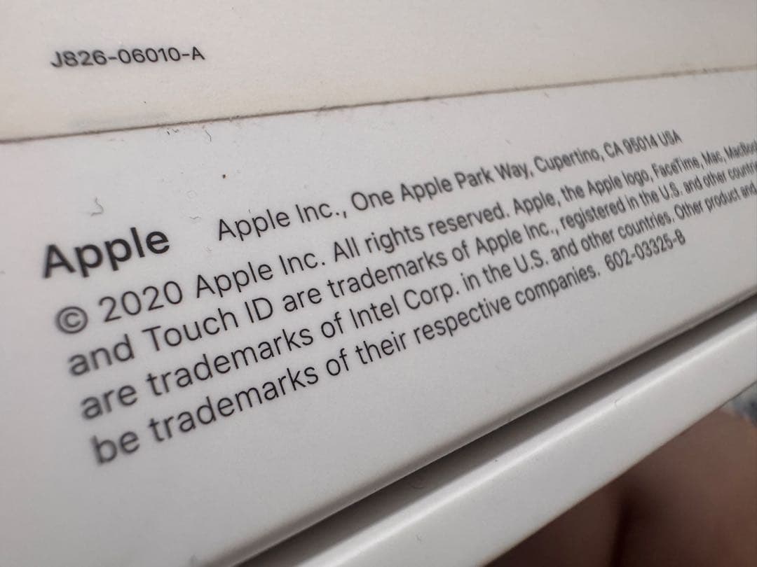 Apple MacBook Air 13インチ （2020-8GB-256GB）