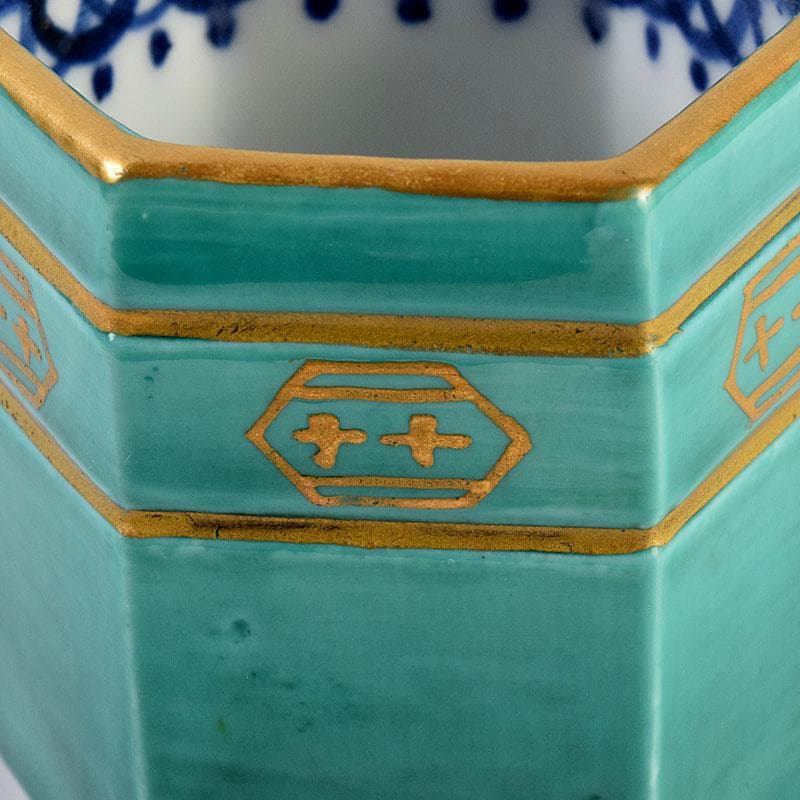 茶道具　古余呂技窯　川瀬竹春作　緑地金彩　六角蓋置　共布共箱　Z　8907